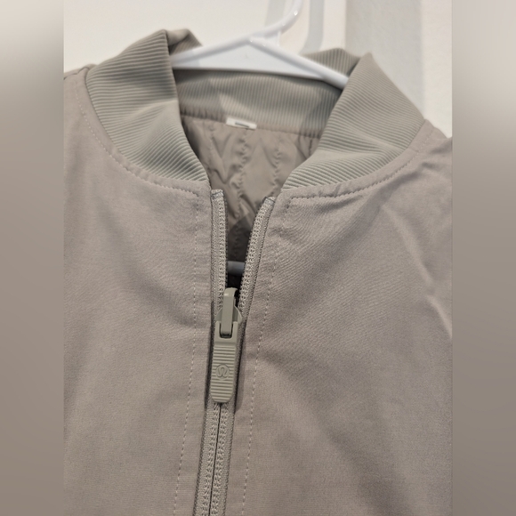 Lululemon Non-Stop Cotton Bomber Jacket size 6 - Picture 9 of 10